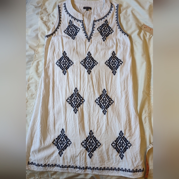 Athena Marie szS linen blend sleeveless embroidered white shift dress EUC - Picture 2 of 7